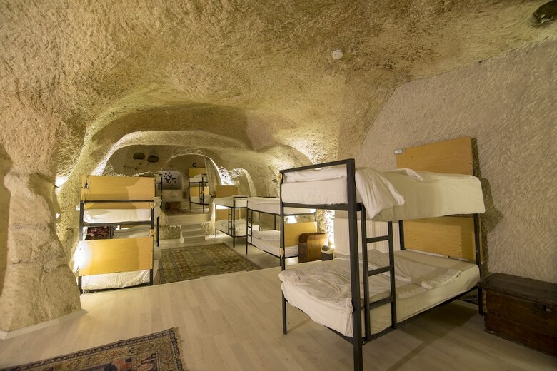 Hostal Kamelya Cave Hostel - Adults Only