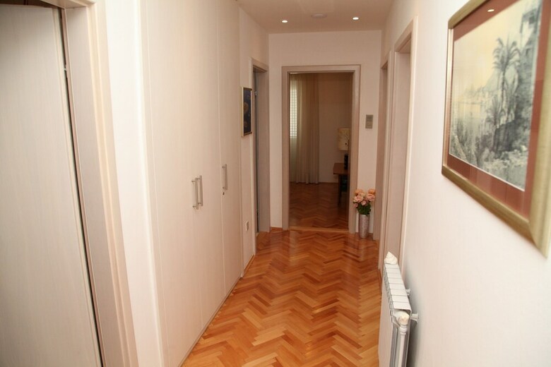 Apartments Brodarica Center