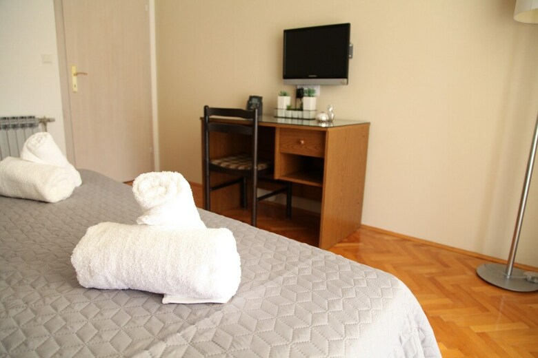 Apartments Brodarica Center