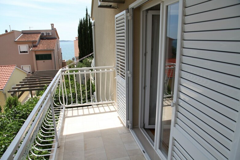 Apartments Brodarica Center