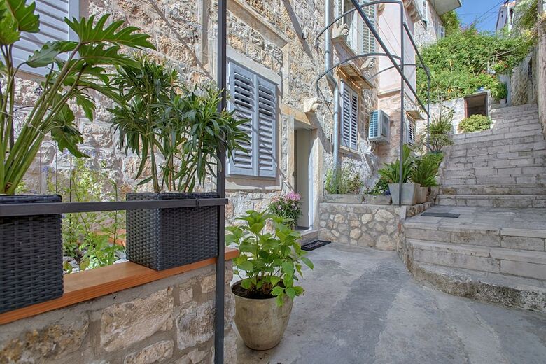 Apartamentos Heraclea Luxury Heritage Accommodation