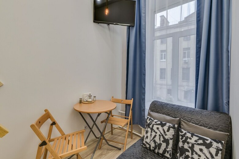Tomi Apartments