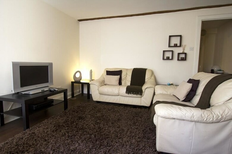 City Centre New Town Apartment