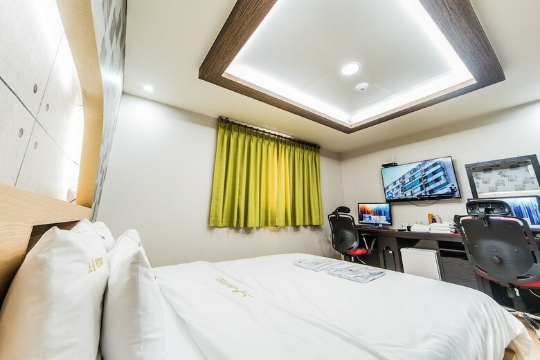 Noble Hotel