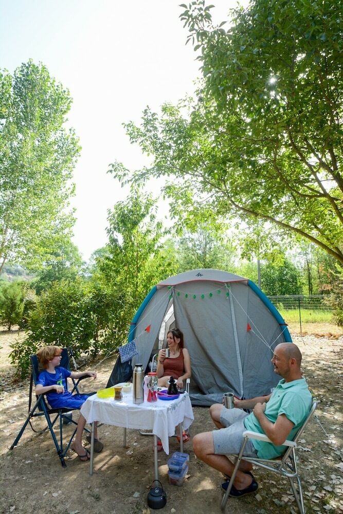 Camping Les Fougui�res