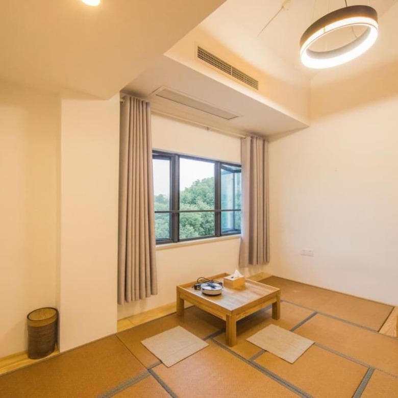 Hotel Suzhou Half-character Book Society