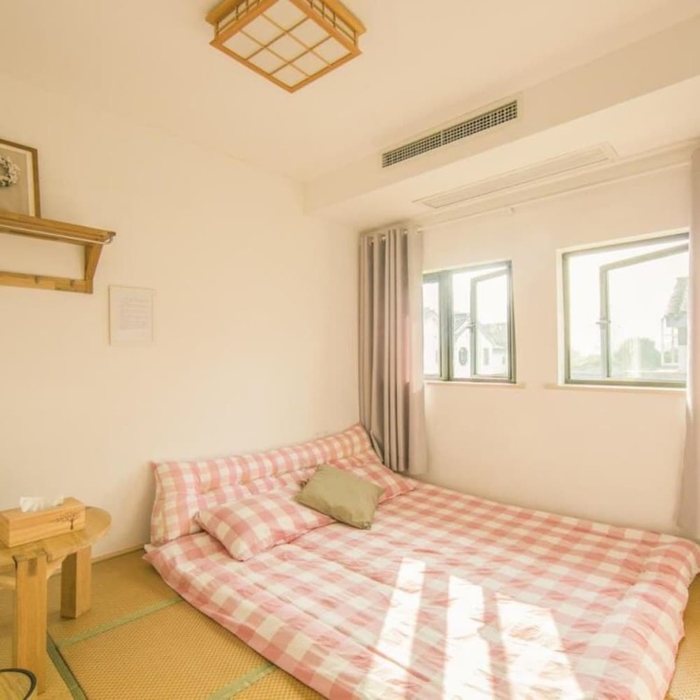 Hotel Suzhou Half-character Book Society