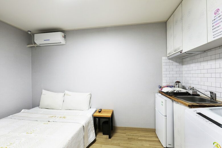 Hotel Economy