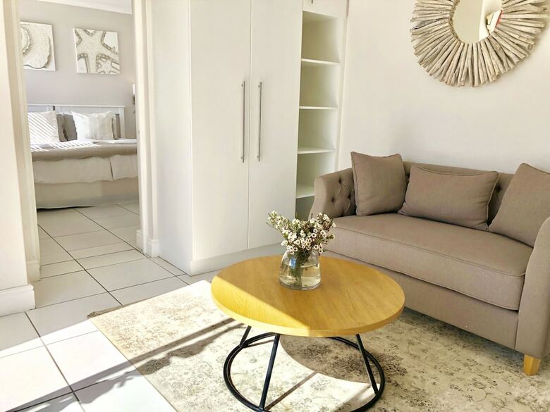 Hotel 5 Options - Guest House
