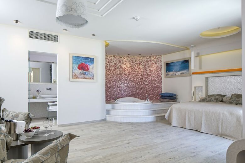 Kouros Art Hotel (Adults Only)