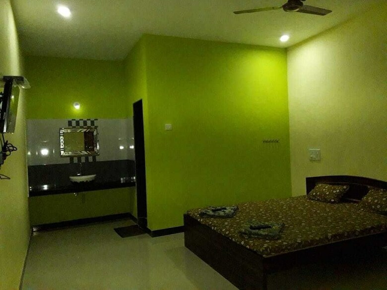Hotel Aashirwad Paying Guest House