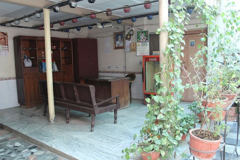 Hotel Aashirwad Paying Guest House