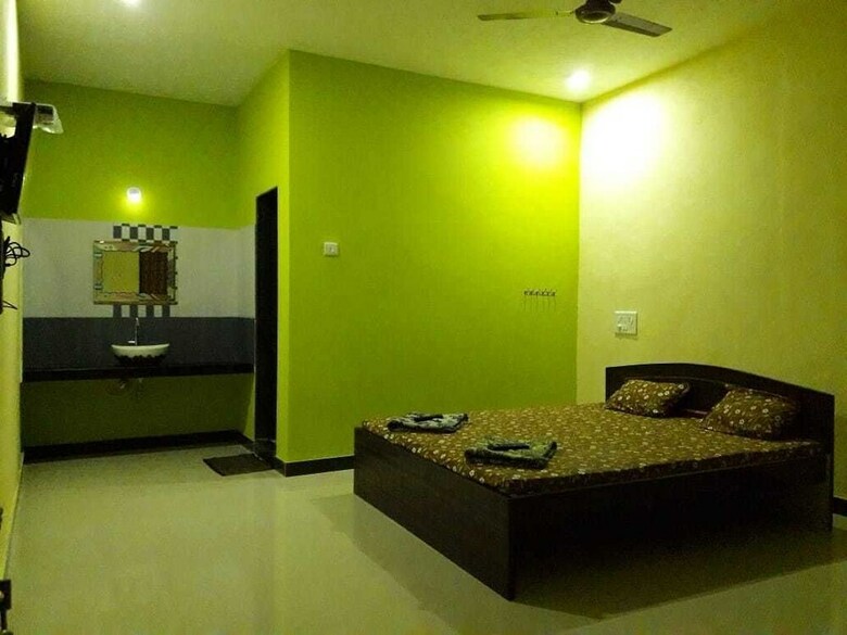 Hotel Aashirwad Paying Guest House