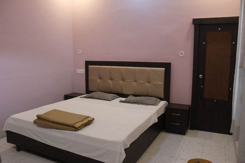 Hotel Aashirwad Paying Guest House