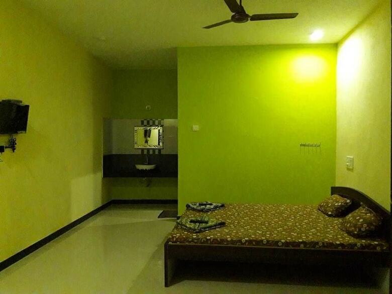 Hotel Aashirwad Paying Guest House