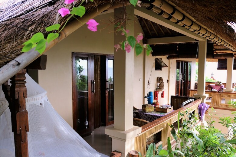 Bed & Breakfast Om Shanti Cottages