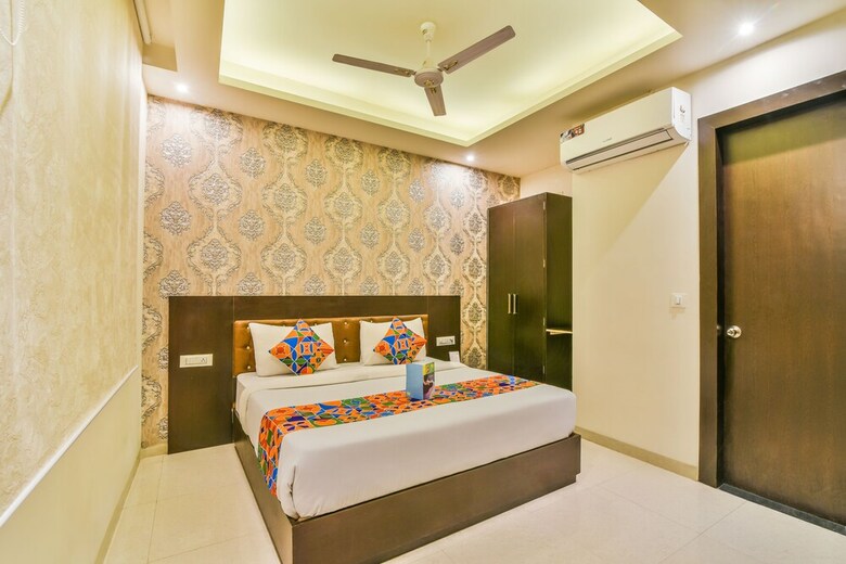 Fabhotel Paragon Suites