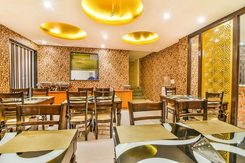 Fabhotel Paragon Suites