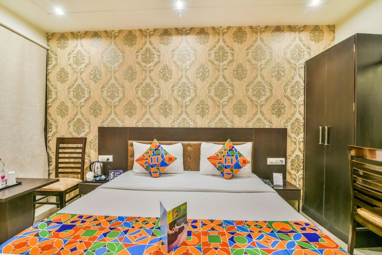 Fabhotel Paragon Suites