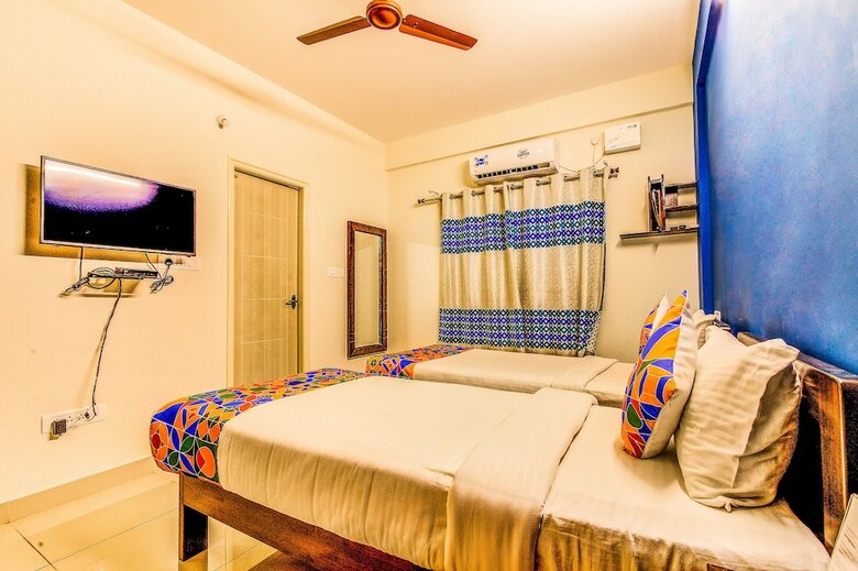 Fabhotel 12 Degree's West