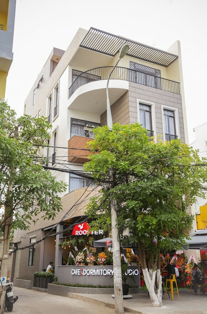 Spot On 895 The Rooster Cafe, Dormitory And Studio
