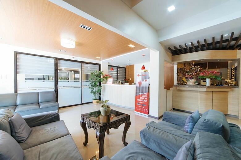 Hotel Reddoorz Plus @ Poblacion District Davao