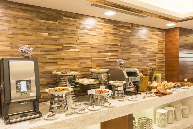 Hotel Winsuites Saigon