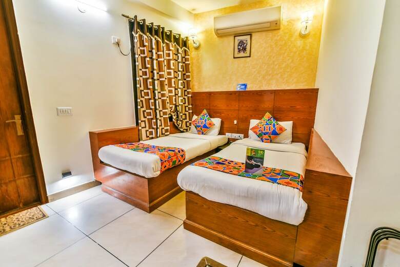 Fabhotel Le Grand