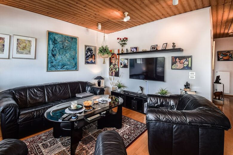 Apartamentos House B49