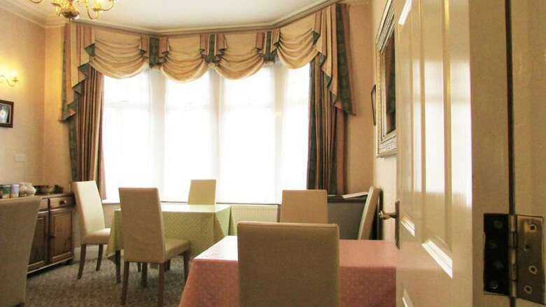 Bed & Breakfast Rhondda House