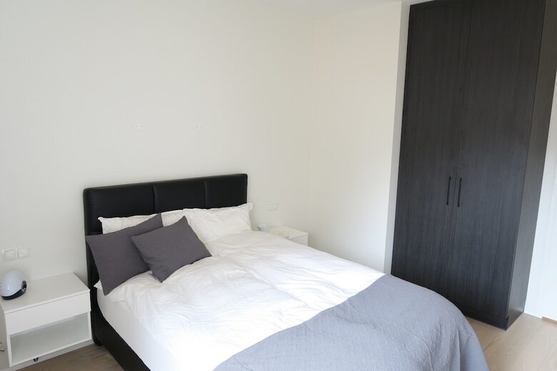 Apartment F8