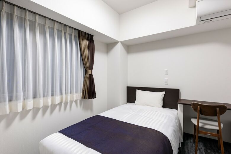 Shimbashi Urban Hotel