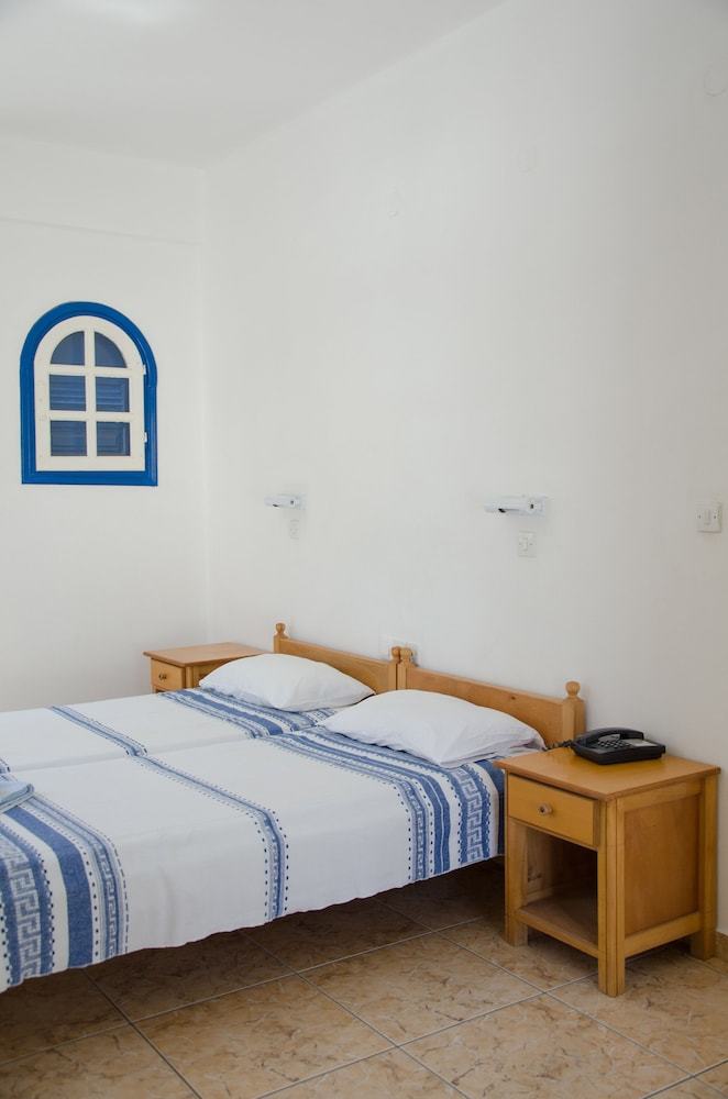 Apartamentos Ios Sunset