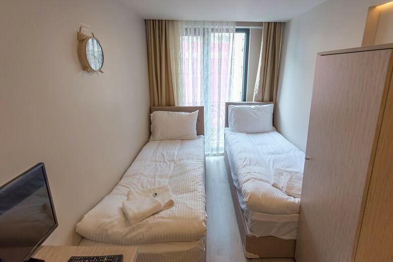 Grand Ahi Hotel