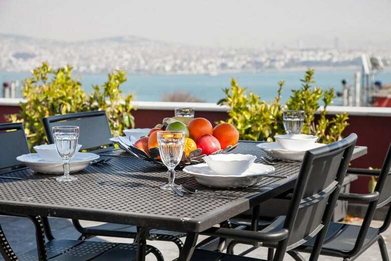 3 Bedrooms Apartment W Sea View And Terrace