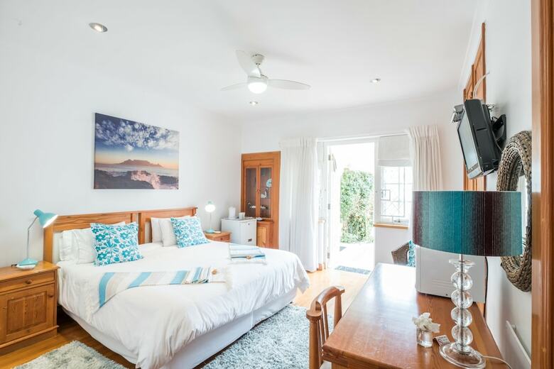 Hotel On The Bay B&B