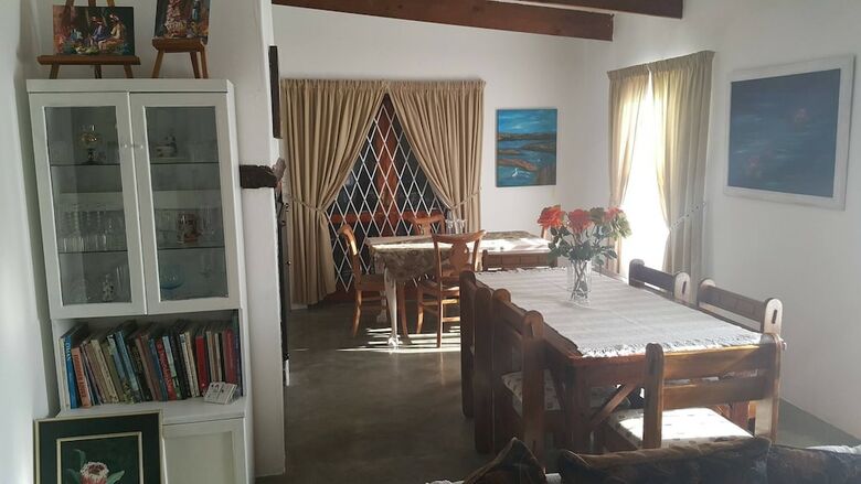 Hotel Artist's Retreat B & B/ Self Catering
