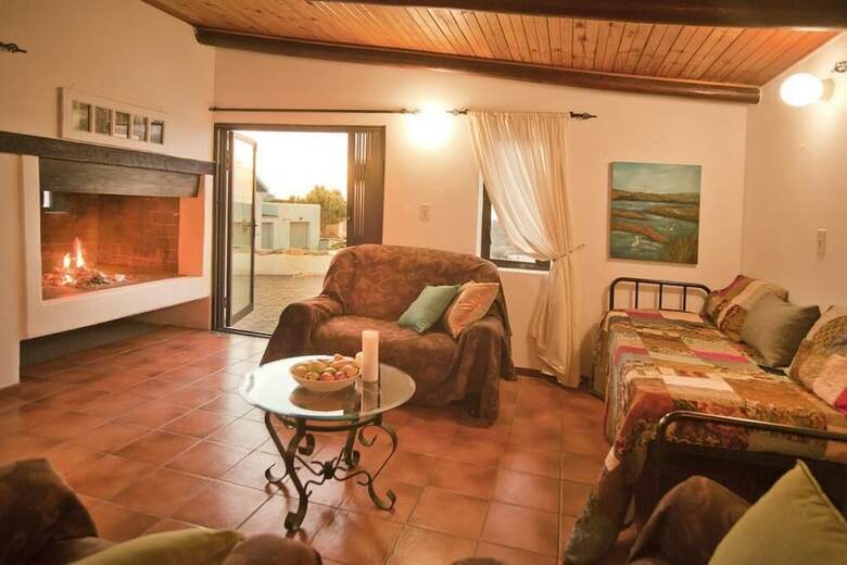 Hotel Artist's Retreat B & B/ Self Catering