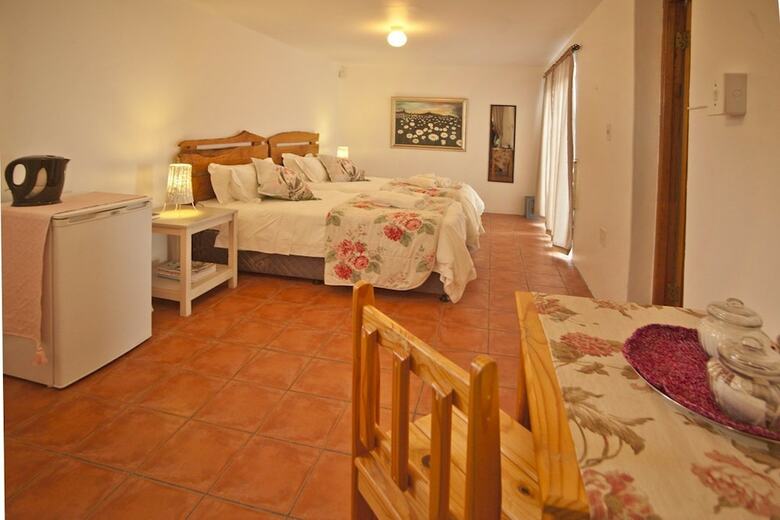 Hotel Artist's Retreat B & B/ Self Catering