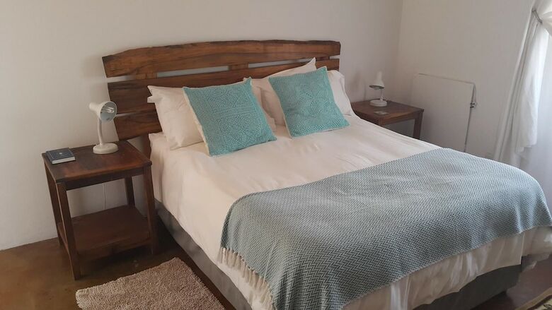 Hotel Artist's Retreat B & B/ Self Catering