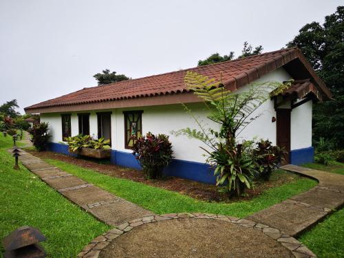 Villa Blanca Cloud Forest Hotel & Nature Reserve