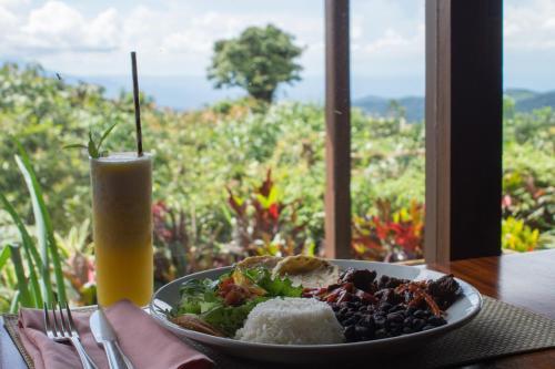 Villa Blanca Cloud Forest Hotel & Nature Reserve