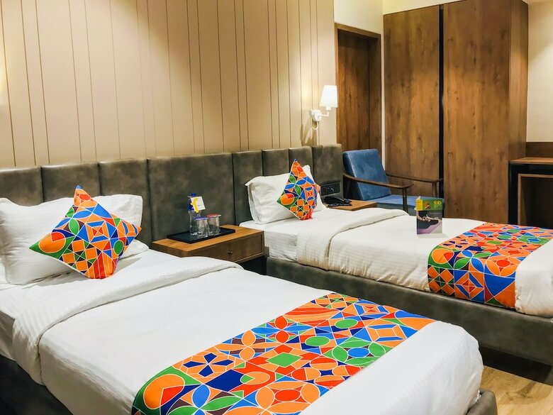 Fabhotel Pinnacle Grand