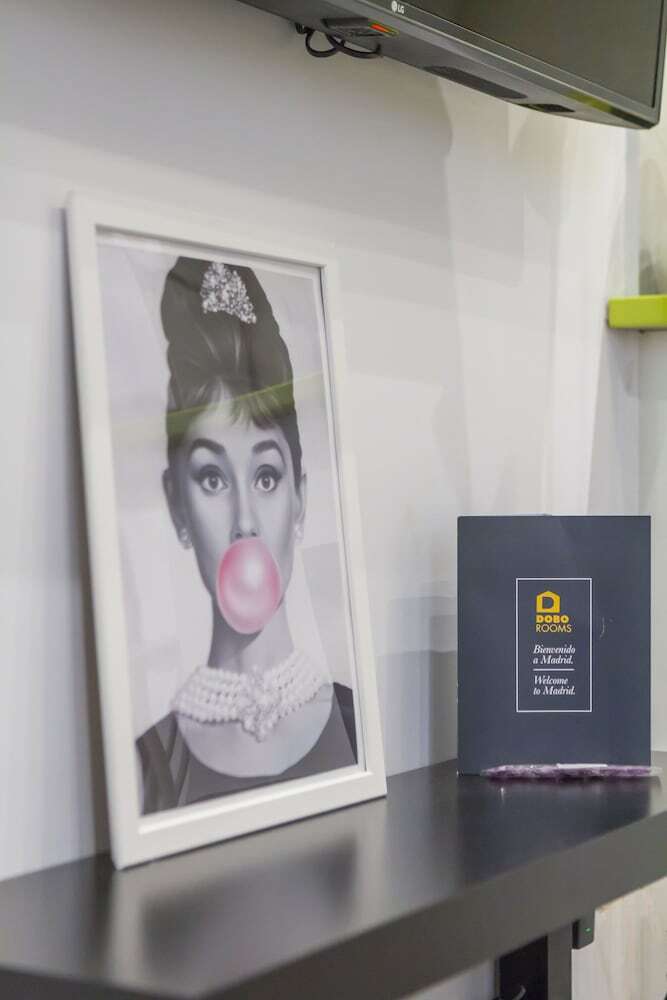 Dobo Homes Ronda de Valencia Apartment