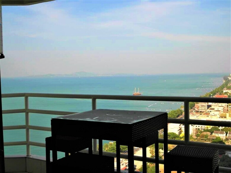Fantastic Sea View Beach Condo