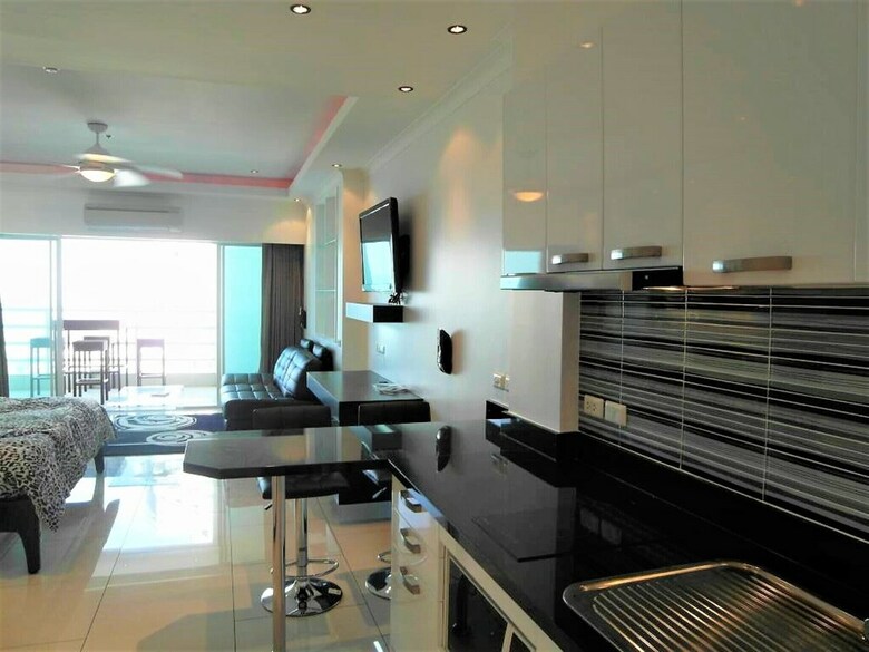 Fantastic Sea View Beach Condo