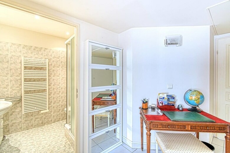 Beautiful 2 Bed Apartment Only 50m From The Beach!