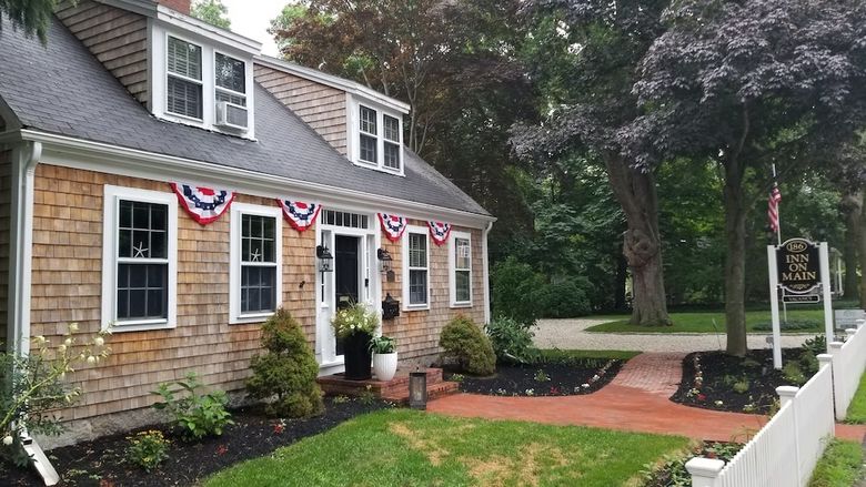 Bed & Breakfast Inn On Main