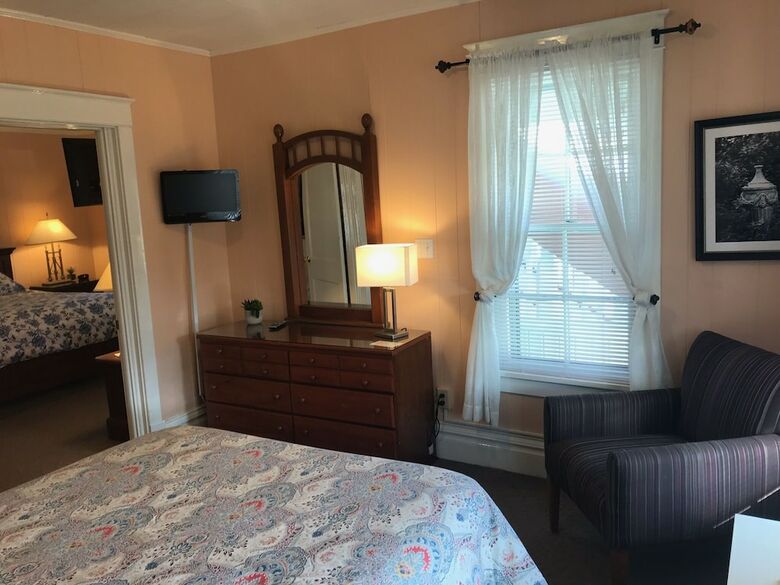 Simmons Motel