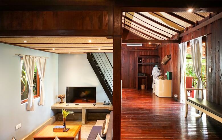 Hotel Authentic Khmer Village Resort